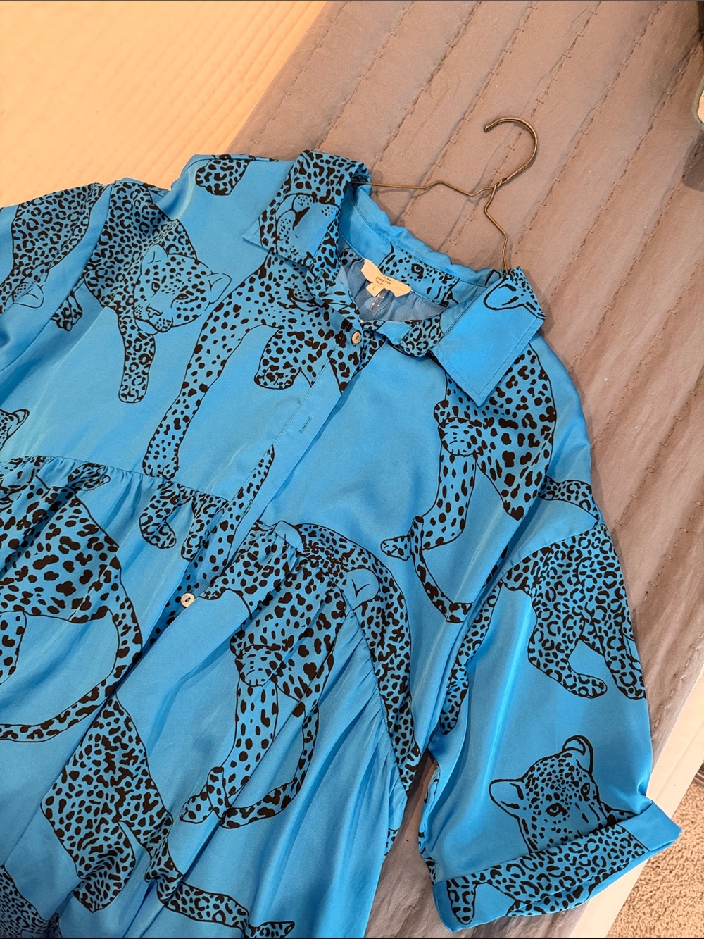 entro Blue Leopard-Print Button Down Tunic